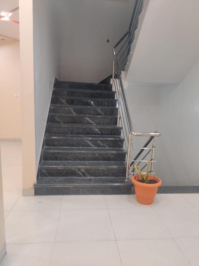 Hotel Hariram Tower Wardha Esterno foto