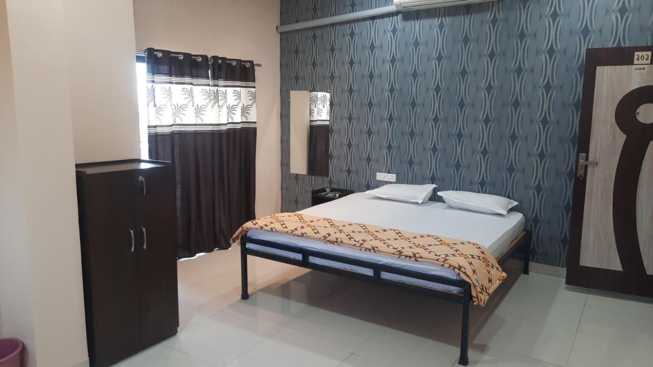 Hotel Hariram Tower Wardha Esterno foto