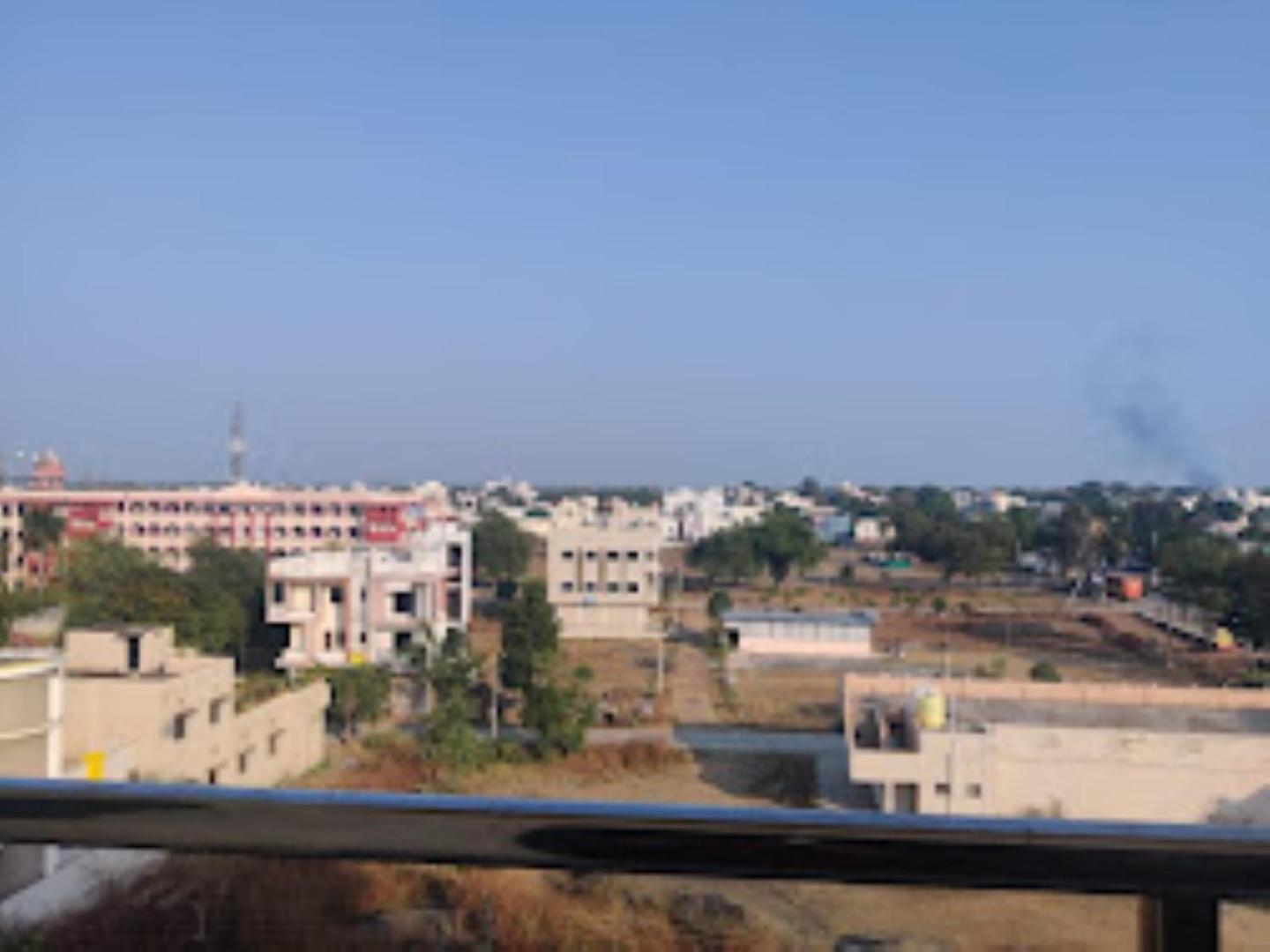 Hotel Hariram Tower Wardha Esterno foto