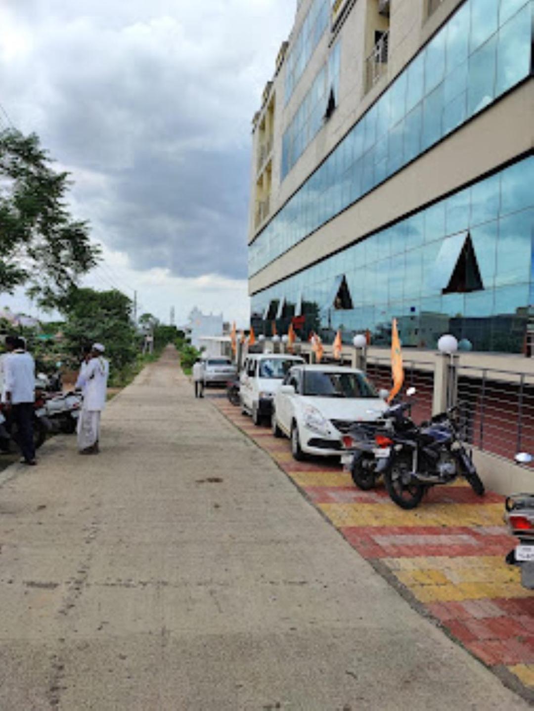 Hotel Hariram Tower Wardha Esterno foto